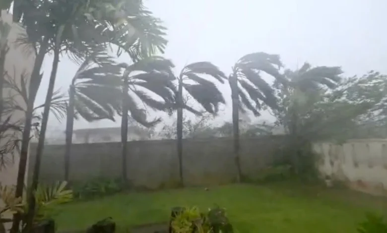 Super Typhoon Sinlaku pounds remote U.S. islands : NPR