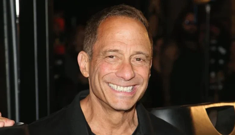 TMZ’s founder wants to kick everyone out of Congress one photo at a time