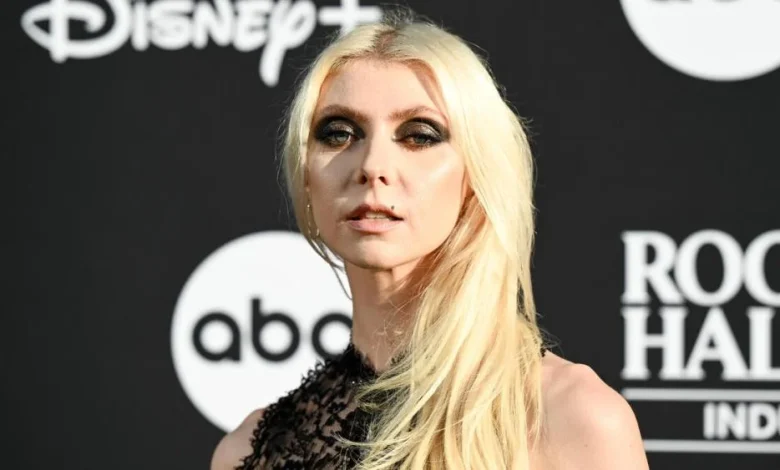 Taylor Momsen Hospitalized for Spider Bite While on AC/DC Tour