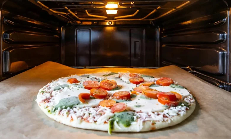 The Healthiest Frozen Pizzas, According To Nutritionists