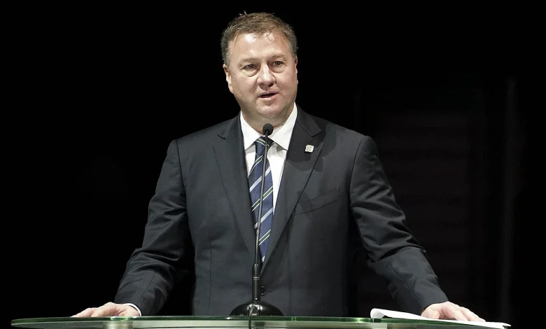 The Maple Leafs’ top job is too big for “learn as you go” candidates