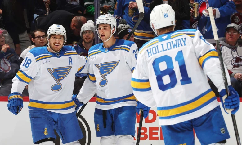 Thomas gets 1st hat trick, lifts Blues past Avalanche