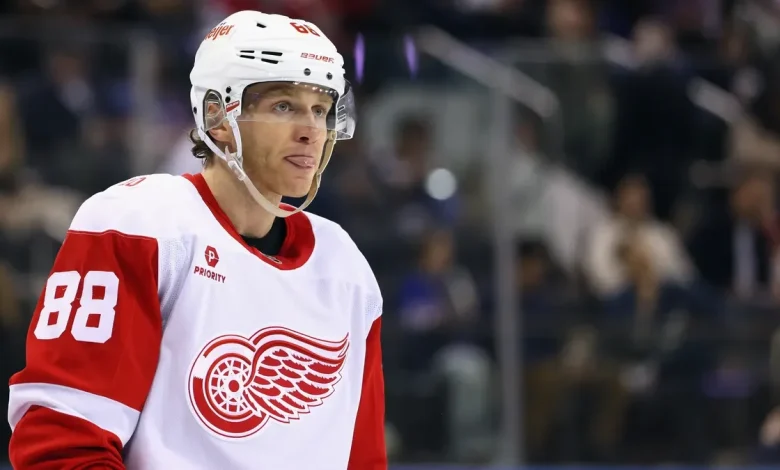 Todd McLellan reacts to Patrick Kane's bad penalty, Red Wings meltdown