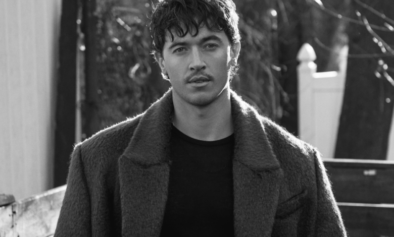 Tom Blyth on Rom-coms, Dark Thrillers and Navigating Hollywood’s Spotlight