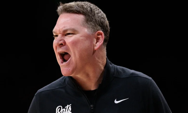 Tommy Lloyd after wearing UNC colors: 'I must have a blind spot when it comes to fashion'