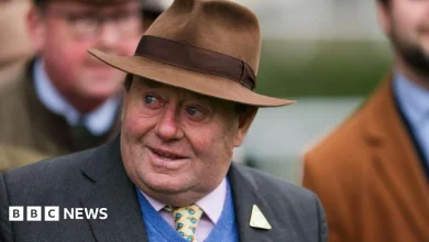 Top trainer Nicky Henderson invites Green leader over racing ban call