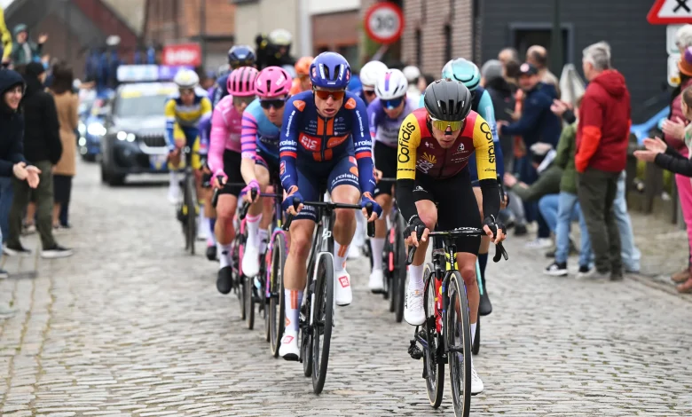 Tour of Flanders Men LIVE - The first cobbles sections have been tackled