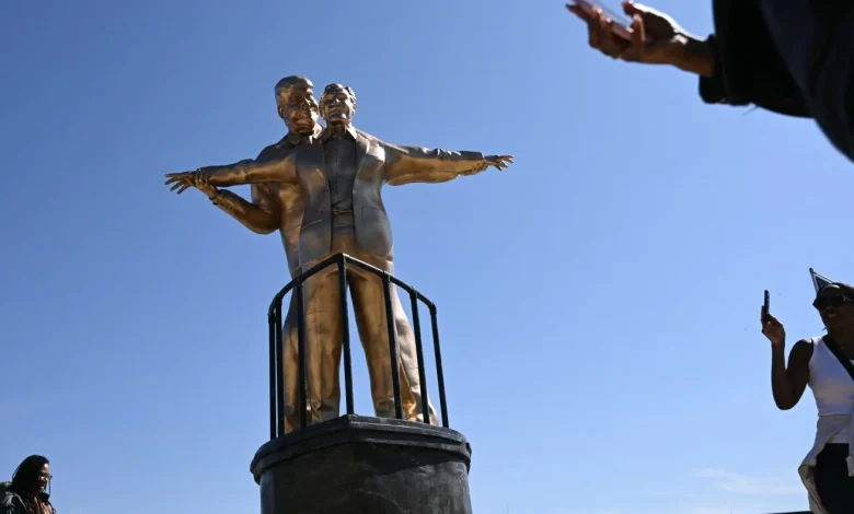 Trump administration and critics wage a battle of images on National Mall : NPR