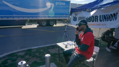 Trump labor board orders Amazon to bargain with Teamsters - The Washington Post