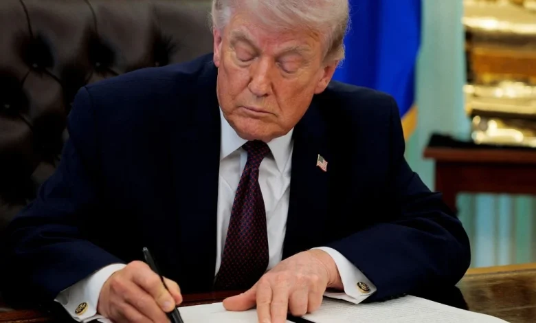 Trump signs memo directing DHS to pay all employees during shutdown