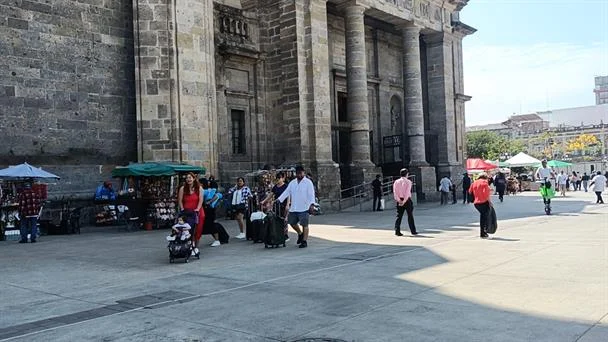Turistas abarrotan el Centro tapatío en Semana Santa