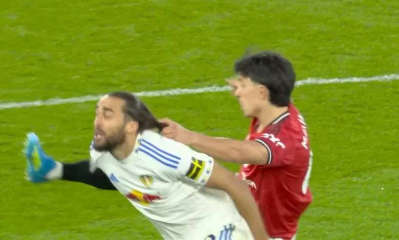 Two things are true in debate around Lisandro Martinez red card for Man United vs Leeds
