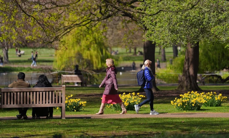 UK weather: 'Unusually warm' temperatures are on the way - but it isn't good news for everyone