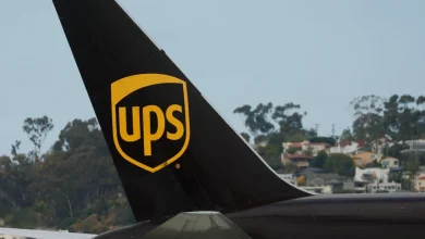UPS plane ordered by controller to abort landing after jet approached runway: "What are you doing?"