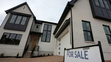 US home sales fall in March, marking a slow start to the spring homebuying season