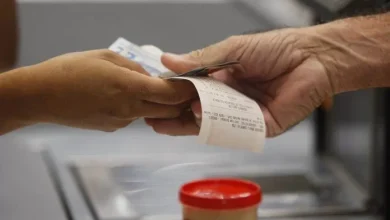 Uma nova lei sancionada pelo prefeito Bruno Reis proíbe farmácias e drogarias de Salvador de exigir o CPF dos consumidores como condição para compra de medicamentos ou outros produtos. A medida foi publicada no Diário Oficial do Município nesta se