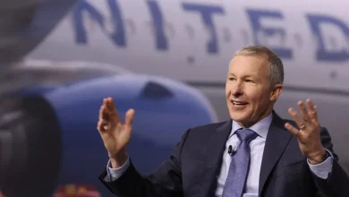 United Airlines CEO judges candidates by whether pilots would want to go on a four-day trip with them: ‘If you say no, then they’re out’