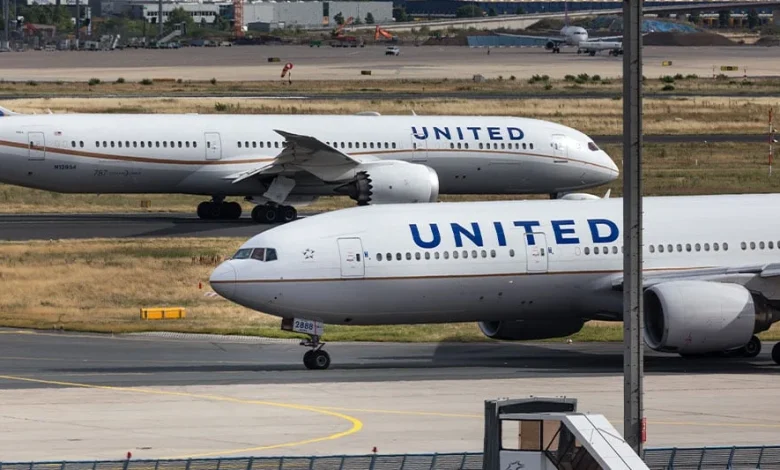 United Airlines Reportedly Floats Merger With American Airlines