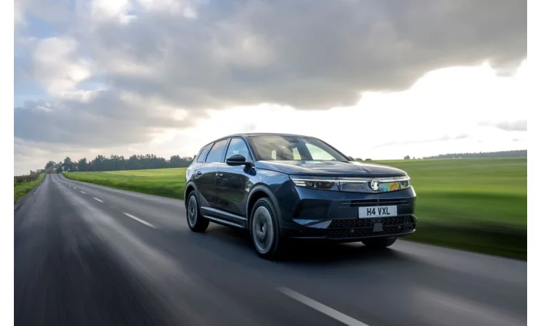 VAUXHALL INTRODUCES PLUG-IN HYBRID MODEL TO COMPLETE GRANDLAND ELECTRIFIED LINE-UP