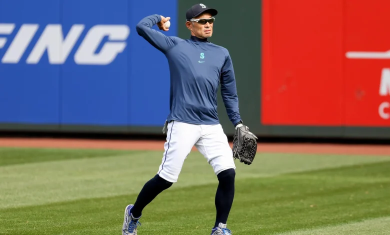 Watch Ichiro Statue Break at Mariners' Unveiling Outside of T-Mobile Park