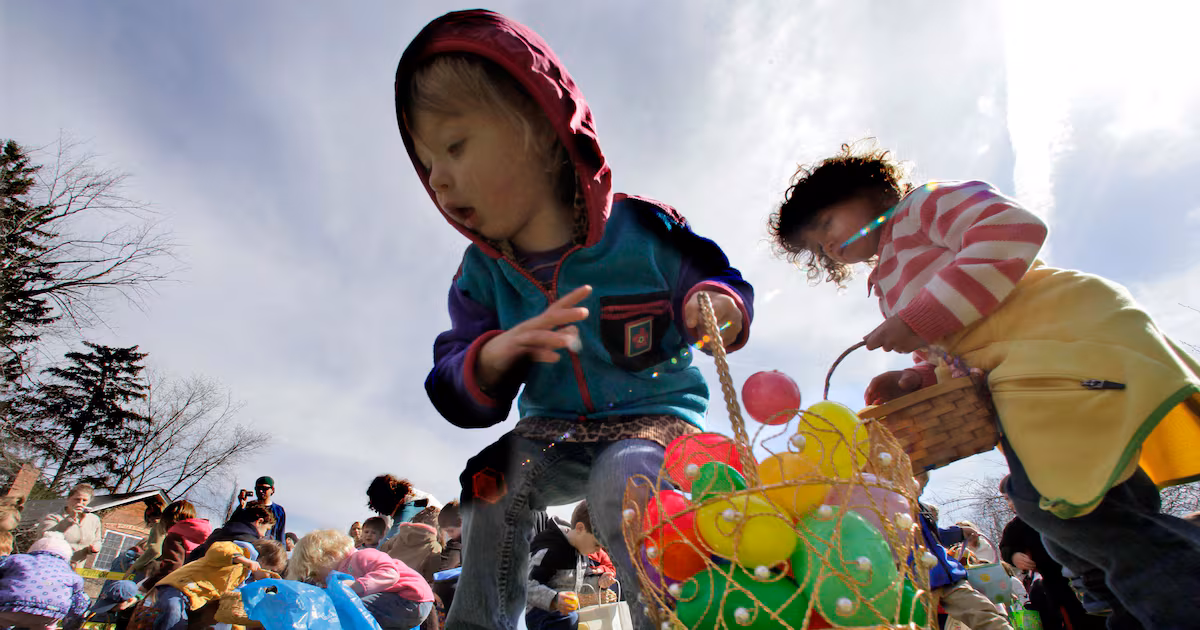 What is open and closed in Toronto on the 2026 Easter long weekend