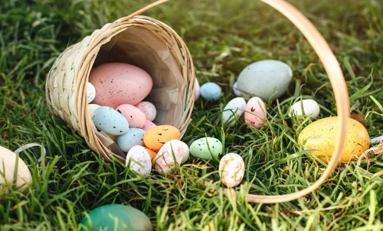 What's open and closed on Easter 2026? Sunday hours for major stores and food chains.