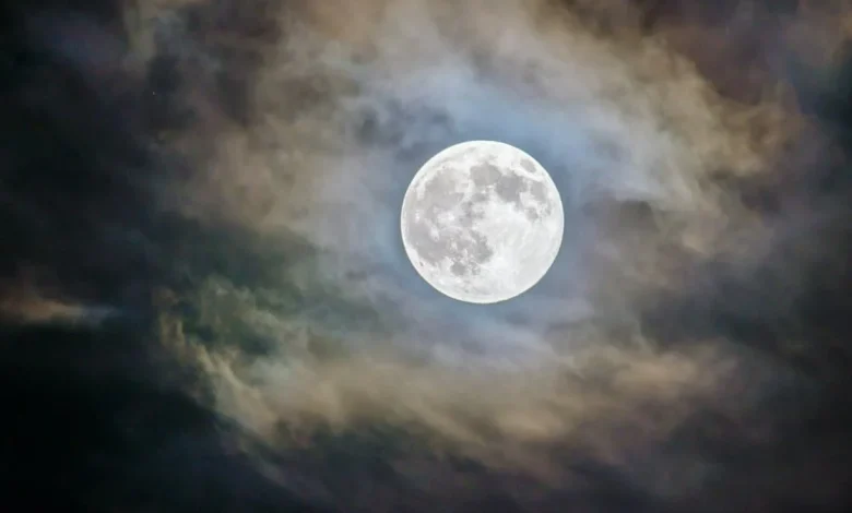 White House Wants a Nuclear Reactor Orbiting the Moon by 2028