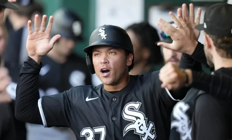 White Sox Designate Dustin Harris For Assignment