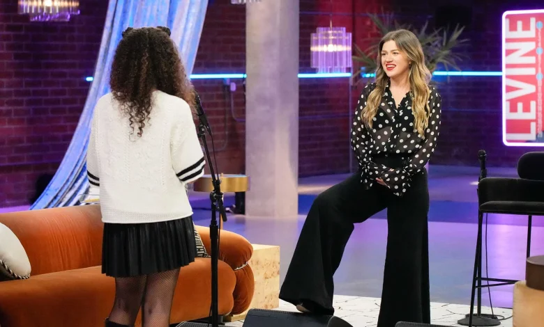 Why Kelly Clarkson Got Choked Up During The Voice Rehearsals: "I Need a Minute"