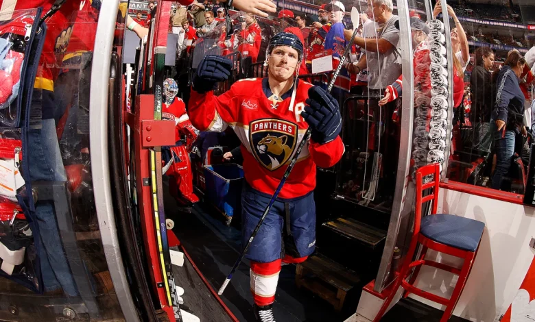 With baby on the way, Tkachuk returns to Florida