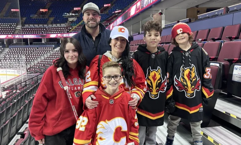 With gesture to 10-year-old fan, Dustin Wolf proves that small goalies can make big impact