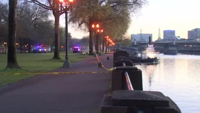 Wrong-way driver crashes into Willamette River; 1 rescued, 2 bodies recovered, 1 unaccounted for