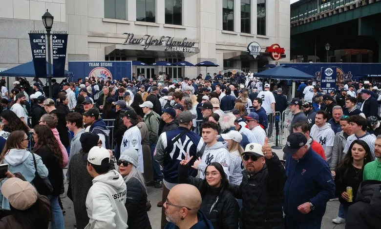 Yankees fans brawl in stands as team gets beat down by Angels amid frustrating skid