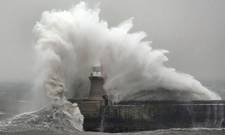 Yellow warning of very strong winds issued for parts of UK over Easter weekend