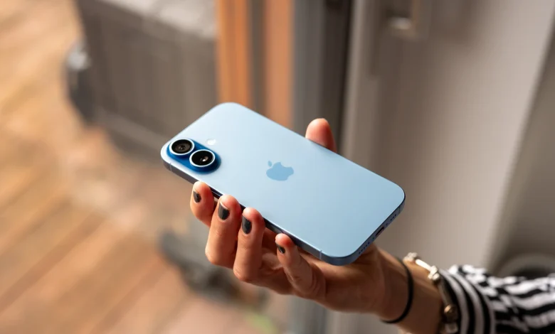 iPhone 17 is now worth it! It is available either for 499 CZK per month, or with a bonus of 1000 CZK and a 3-year free warranty