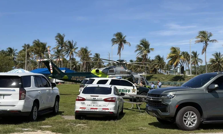 15 people hurt in possible boat blast at Haulover Sandbar