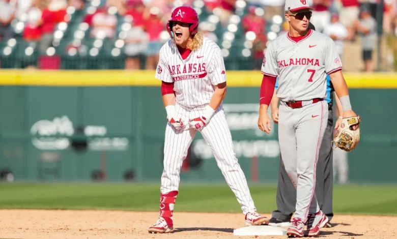 17 Arkansas Clinches Series against #24 Oklahoma with Seven-Run Outburst in Eighth Inning