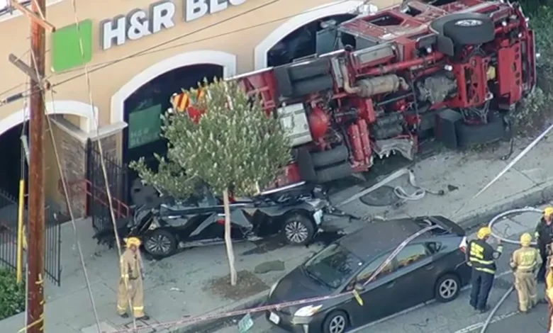2 LAFD firefighters injured after fire truck overturns in Sunland