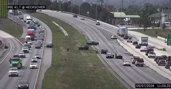 2 people seriously hurt in multi-vehicle crash on I-295 SB at Heckscher Drive