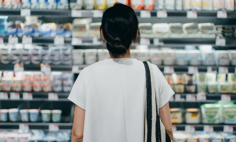 5 economic signals suggest U.S. consumers are feeling the strain