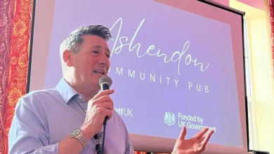 80s singing legend announces UK tour amid bid to save historic pub