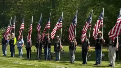 A World War II veteran had no one left to bury him. Then 1,500 strangers showed up.