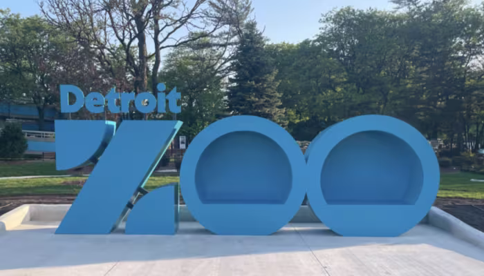 A look at the Detroit Zoo’s new addition, you can even feed a stingray