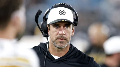 Aaron Rodgers has reported to the Steelers facility