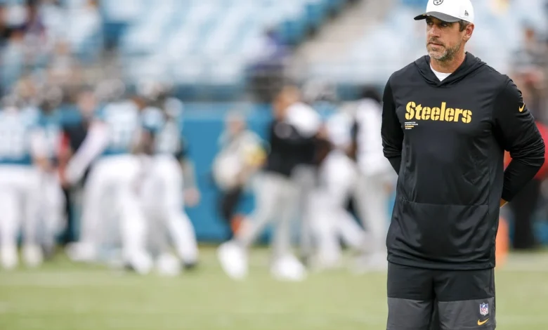 Aaron Rodgers will arrive in Pittsburgh to "visit" later today