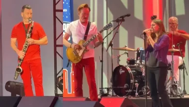 Abbey Romeo Performs White Stripes with Late Night Icons at Night of Too Many Stars