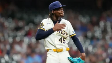 Abner Uribe caps inning with crotch chop and Pat Murphy wasn't pleased