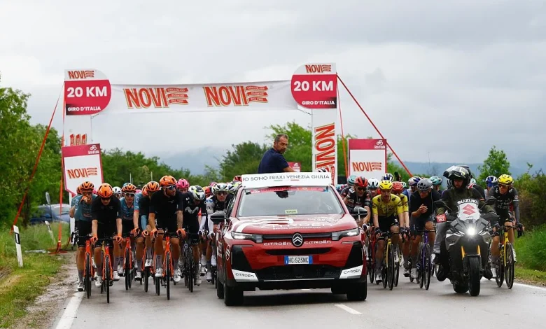 Adam Yates, Derek Gee-West among riders caught up in major crash as Giro d'Italia stage 2 is briefly neutralised