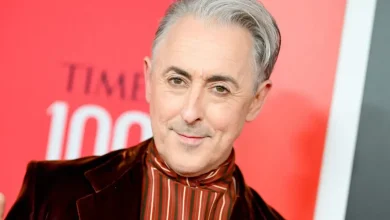 Alan Cumming: Trump is 'flailing' & 'people are starting to turn'