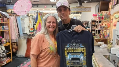 Alice Cooper goes shopping in Fort Myers, surprises Edison Mall fans